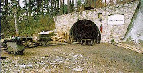 Eingang in die Durchforschungsstolle Nadeje